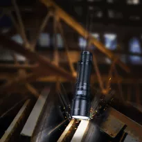 Fenix - Latarka EDC - 3000 lumenów - C7 - 8